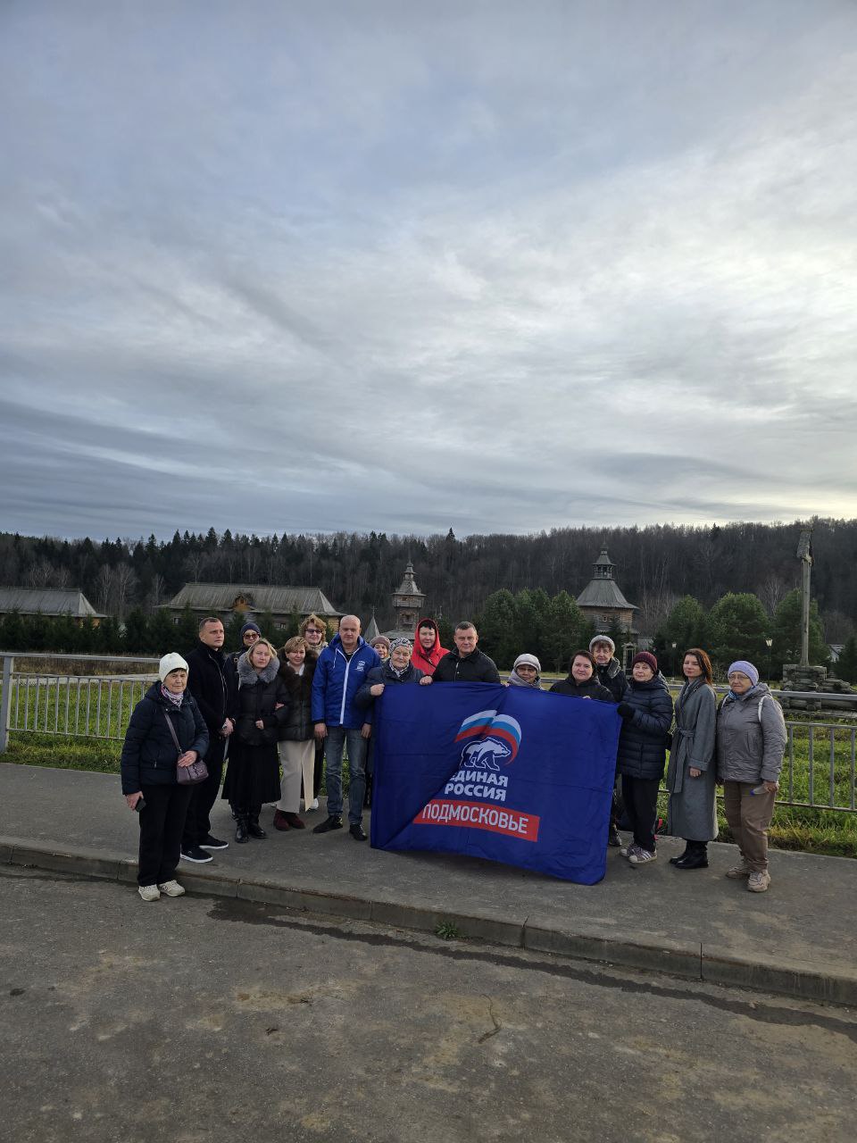 Экскурсию по святым местам Подмосковья провели для семей участников СВО из Балашихи Экскурсию по святым местам Подмосковья провели для семей участников СВО из Балашихи