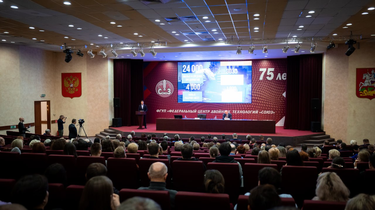 Владимир Волков: Строительство выезда на МКАД, благоустройство карьера, строительство и капремонты соцобъектов — развитие Дзержинского обсудили с коллективом ФЦДТ «Союз» на выездной администрации на предприятии Владимир Волков: Строительство выезда на МКАД, благоустройство карьера, строительство и капремонты соцобъектов — развитие Дзержинского обсудили с коллективом ФЦДТ «Союз» на выездной администрации на предприятии