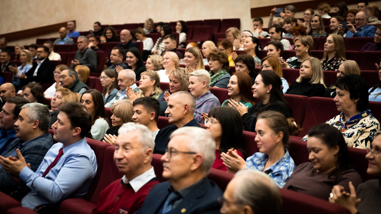 Владимир Волков: Строительство выезда на МКАД, благоустройство карьера, строительство и капремонты соцобъектов — развитие Дзержинского обсудили с коллективом ФЦДТ «Союз» на выездной администрации на предприятии Владимир Волков: Строительство выезда на МКАД, благоустройство карьера, строительство и капремонты соцобъектов — развитие Дзержинского обсудили с коллективом ФЦДТ «Союз» на выездной администрации на предприятии