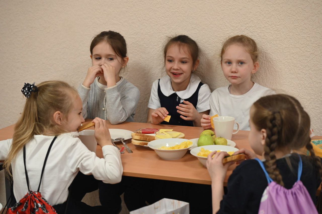 Глава Городского округа Серпухов начал рабочий день с проверки качества питания в школе №1 Глава Городского округа Серпухов начал рабочий день с проверки качества питания в школе №1