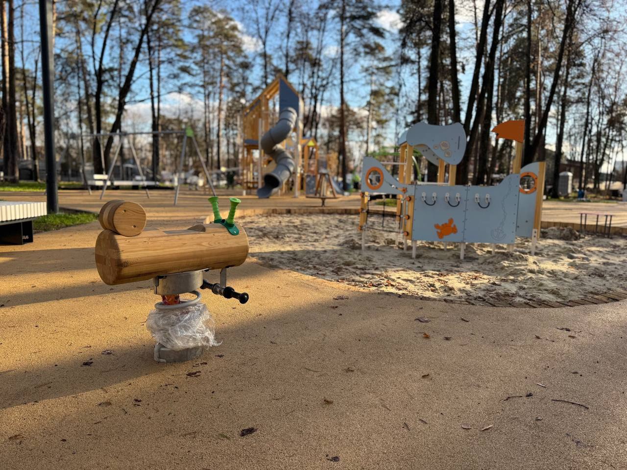 Монтаж кровли арт-объекта «Летний театр» начался в парке Малаховки Монтаж кровли арт-объекта «Летний театр» начался в парке Малаховки