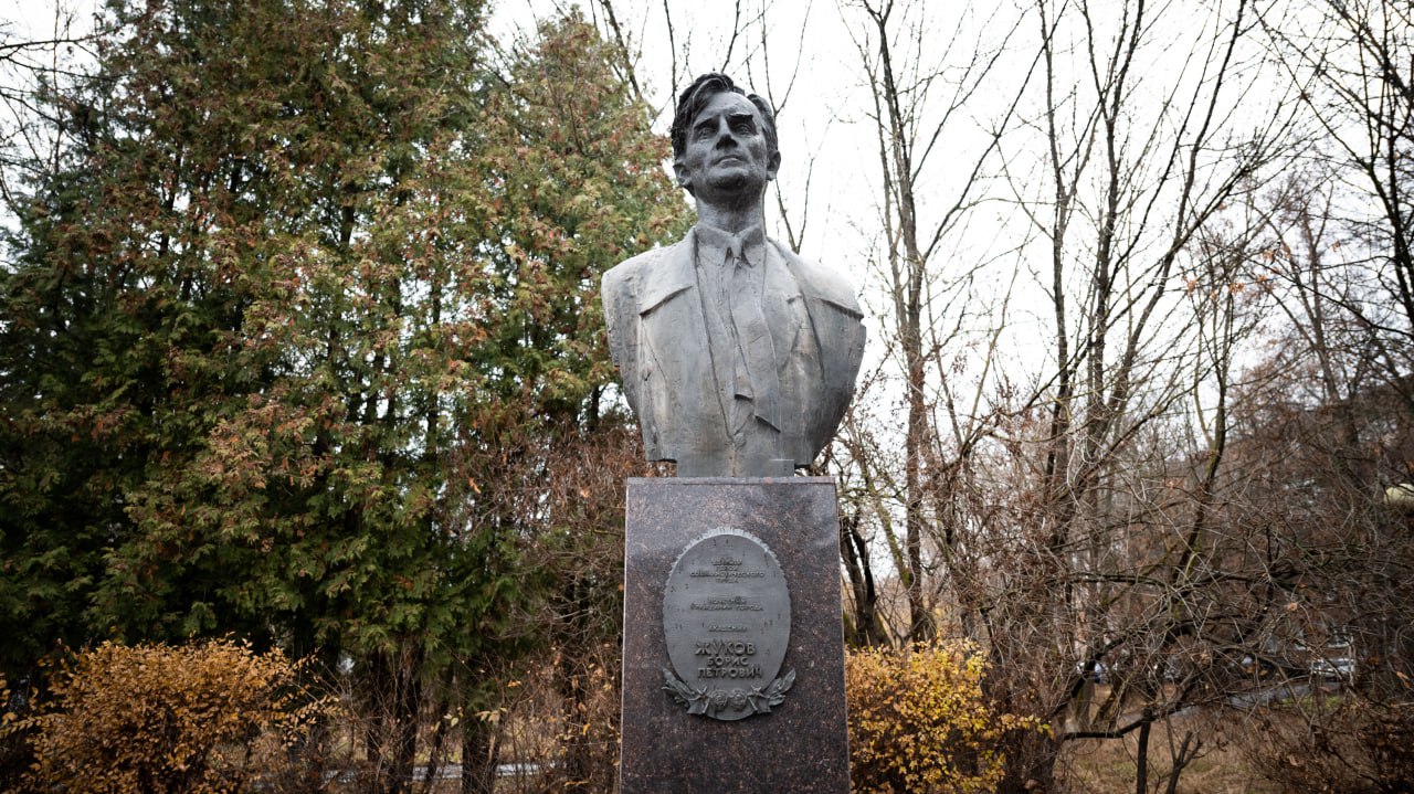 Владимир Волков: Память почётного гражданина Дзержинского — Бориса Петровича Жукова — почтили накануне с руководством и коллективом ФЦДТ «Союз» Владимир Волков: Память почётного гражданина Дзержинского — Бориса Петровича Жукова — почтили накануне с руководством и коллективом ФЦДТ «Союз»