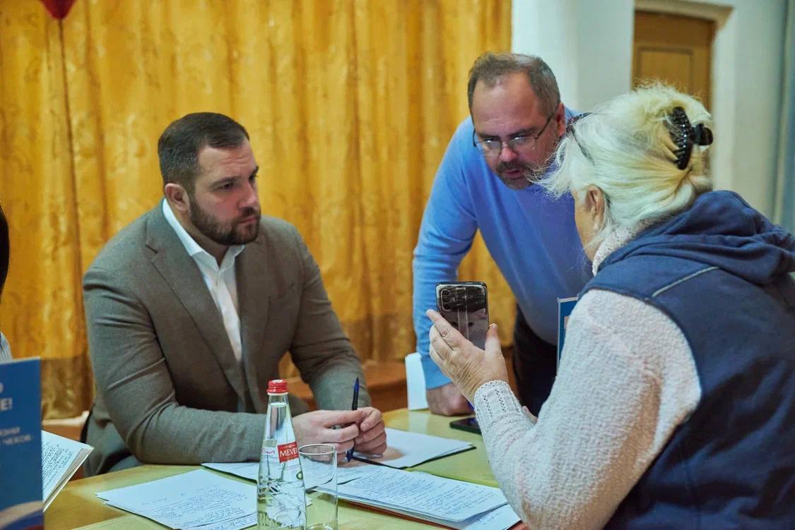 «Выездную администрацию» провели для жителей поселка Мещерское и близлежащих населенных пунктов «Выездную администрацию» провели для жителей поселка Мещерское и близлежащих населенных пунктов