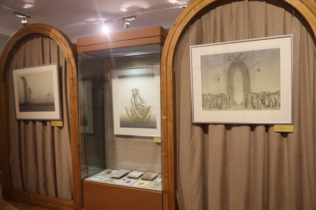 В музее «Конный двор» открылась персональная выставка народного художника России, известного иллюстратора Бориса Непомнящего, приуроченная к 80-летию мастера В музее «Конный двор» открылась персональная выставка народного художника России, известного иллюстратора Бориса Непомнящего, приуроченная к 80-летию мастера