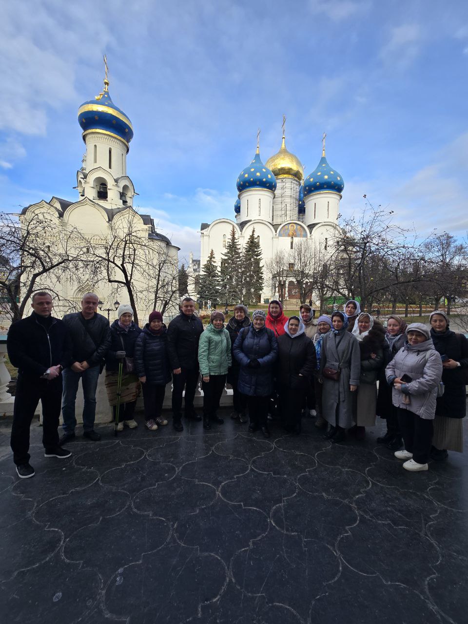 Экскурсию по святым местам Подмосковья провели для семей участников СВО из Балашихи