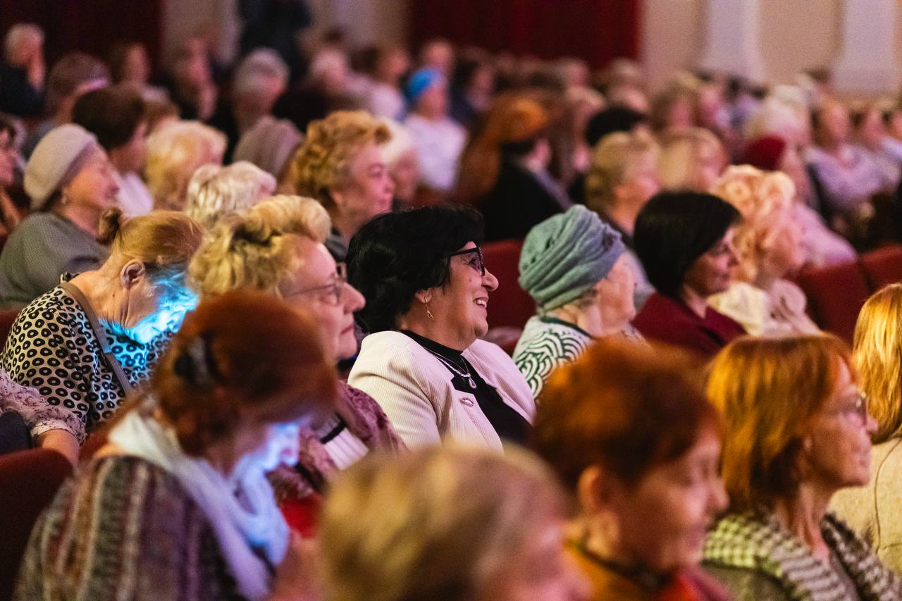 Областной вокальный конкурс «Точь-в-точь» г. Павловский Посад. Сегодня участники проекта активное долголетие со всей Московской области перевоплощались в звезд эстрады, перенимая оригинальный стиль артиста от внешности и... Областной вокальный конкурс «Точь-в-точь» г. Павловский Посад. Сегодня участники проекта активное долголетие со всей Московской области перевоплощались в звезд эстрады, перенимая оригинальный стиль артиста от внешности и...