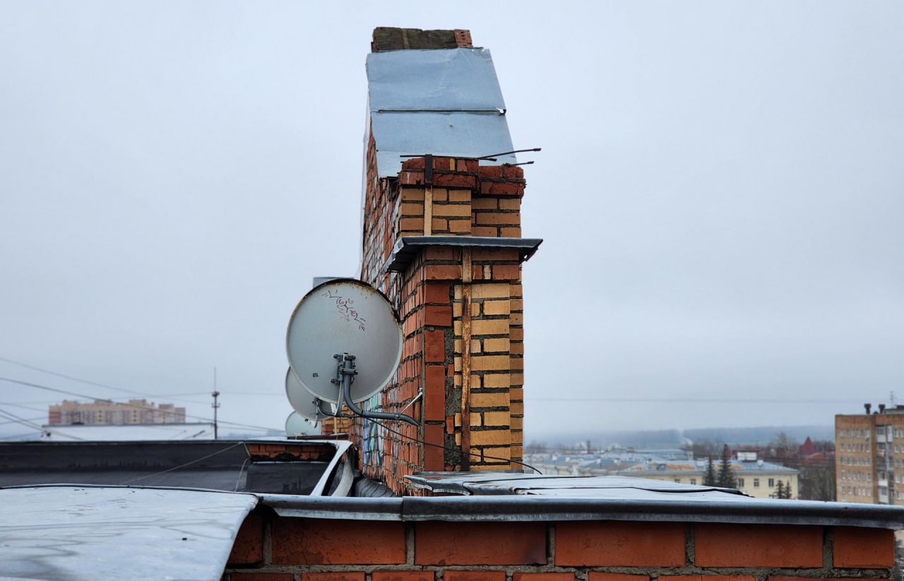 В доме №48А на проспекте Красной Армии завершается масштабный ремонт кровли, который проводится управляющей компанией «Посадское обслуживание домов» В доме №48А на проспекте Красной Армии завершается масштабный ремонт кровли, который проводится управляющей компанией «Посадское обслуживание домов»