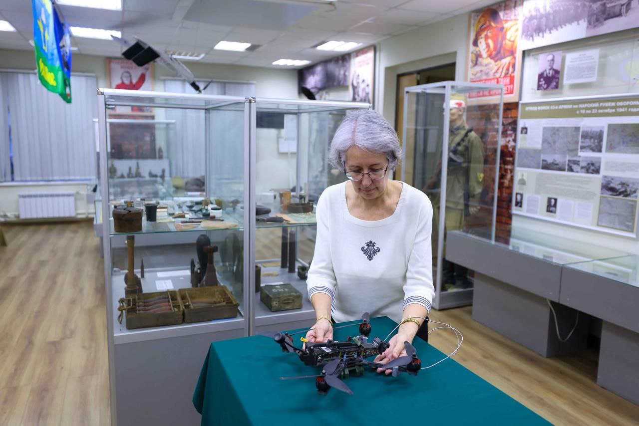 Григорий Артамонов: Из последней поездки на Донбасс привёз сбитый вражеский беспилотник FIP-U Григорий Артамонов: Из последней поездки на Донбасс привёз сбитый вражеский беспилотник FIP-U