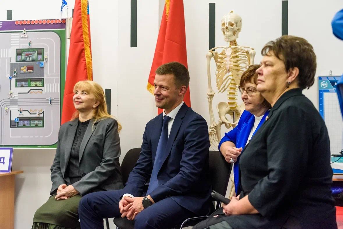 Сергей Юров: Встретился сегодня с нашими звёздами – ребятами отряда ЮИД «Дорожный Дозор» школы № 30, которые стали лучшими в стране Сергей Юров: Встретился сегодня с нашими звёздами – ребятами отряда ЮИД «Дорожный Дозор» школы № 30, которые стали лучшими в стране