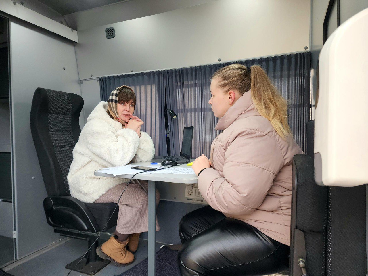 Прошёл выездной приём граждан в мобильном офисе «Юрмобиль»! Прошёл выездной приём граждан в мобильном офисе «Юрмобиль»!