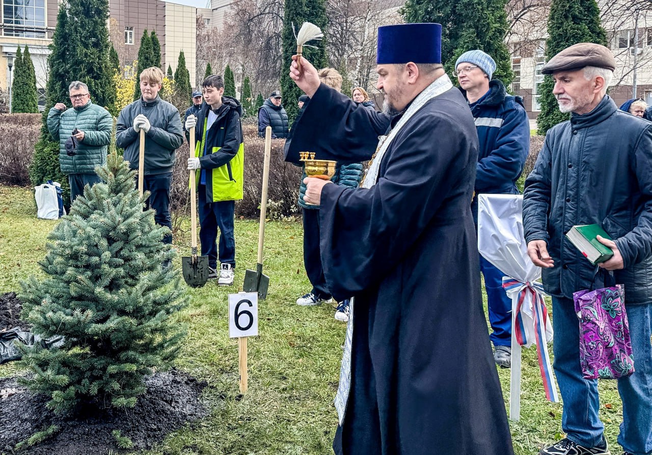 Дмитрий Волков: На территории легендарного «НПО Лавочкина» у памятника истребителю «Ла-5» при участии ребят из Нахабинской школы №2 и школы №18, байкеров мотоклуба «Ночные волки» во главе с Александром «Хирургом»... Дмитрий Волков: На территории легендарного «НПО Лавочкина» у памятника истребителю «Ла-5» при участии ребят из Нахабинской школы №2 и школы №18, байкеров мотоклуба «Ночные волки» во главе с Александром «Хирургом»...
