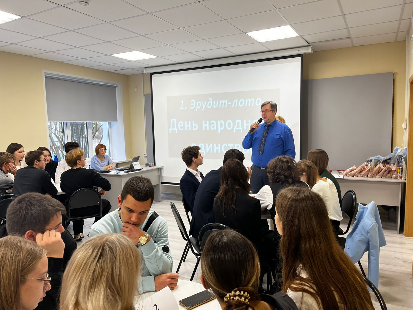 Знатоки из восьми школ Серпухова сошлись в интеллектуальной борьбе Знатоки из восьми школ Серпухова сошлись в интеллектуальной борьбе