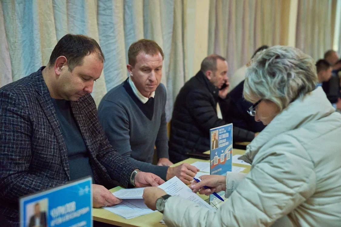 «Выездную администрацию» провели для жителей поселка Мещерское и близлежащих населенных пунктов «Выездную администрацию» провели для жителей поселка Мещерское и близлежащих населенных пунктов