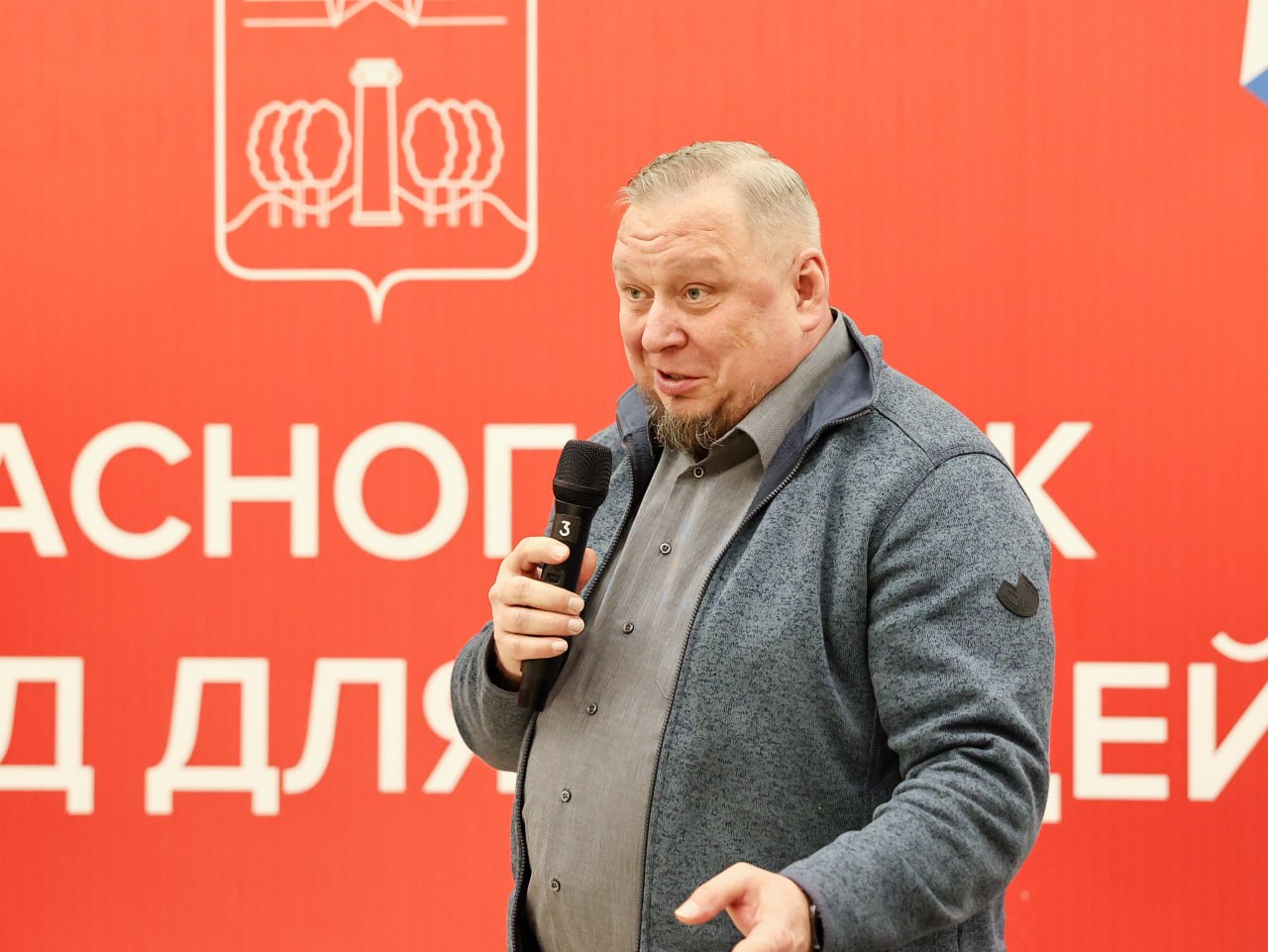 Дмитрий Волков: Вместе с прокурором Московской области Сергеем Владимировичем Забатуриным, представителями надзорных, силовых ведомств, налоговой инспекции, правозащитниками встретились с нашим предпринимательским... Дмитрий Волков: Вместе с прокурором Московской области Сергеем Владимировичем Забатуриным, представителями надзорных, силовых ведомств, налоговой инспекции, правозащитниками встретились с нашим предпринимательским...