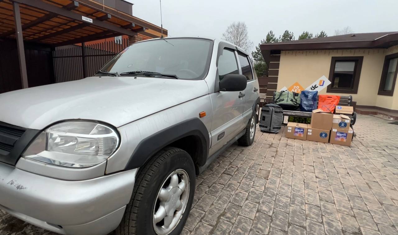 Участнику спецоперации из округа Пушкинский передали автомобиль для нужд СВО