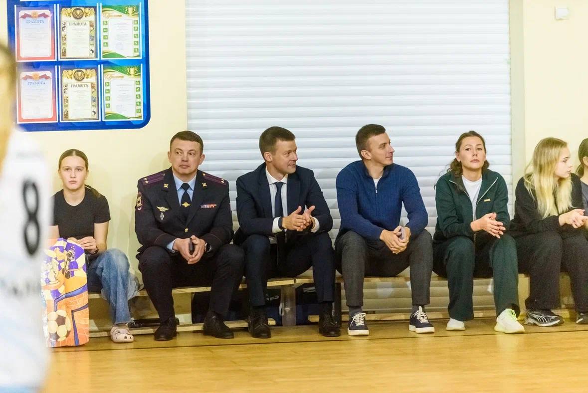 Сергей Юров: БШЛ: волейбол. Продолжаю следить за регулярными матчами Балашихинской школьной лиги