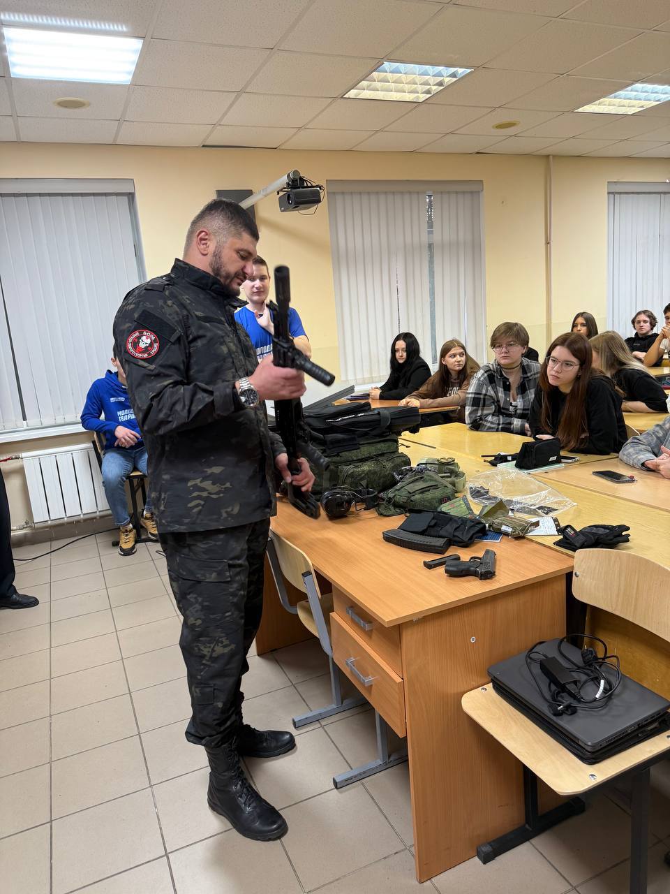 Наставник : ветераны СВО делятся опытом с молодёжью Домодедово Наставник : ветераны СВО делятся опытом с молодёжью Домодедово