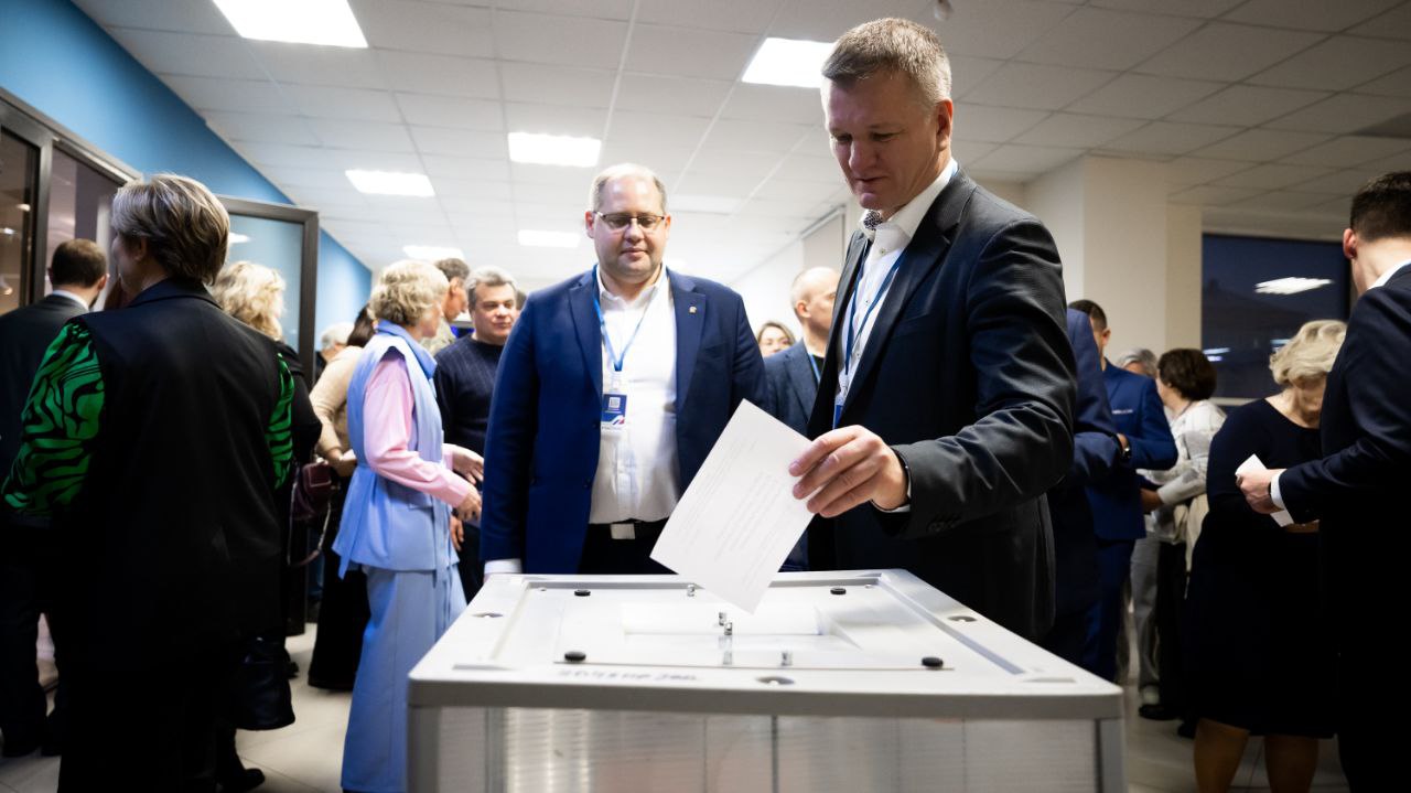 Владимир Волков: Сегодня с коллегами-партийцами подвели итоги работы местного отделения партии «Единая Россия» в Люберцах Владимир Волков: Сегодня с коллегами-партийцами подвели итоги работы местного отделения партии «Единая Россия» в Люберцах