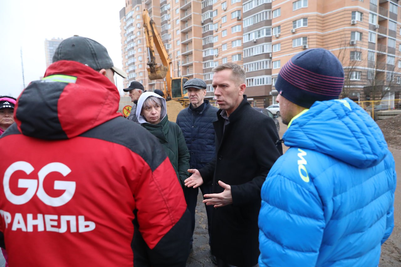 В Долгопрудном асфальтируют участок дороги в рамках реконструкции улицы Молодёжная В Долгопрудном асфальтируют участок дороги в рамках реконструкции улицы Молодёжная