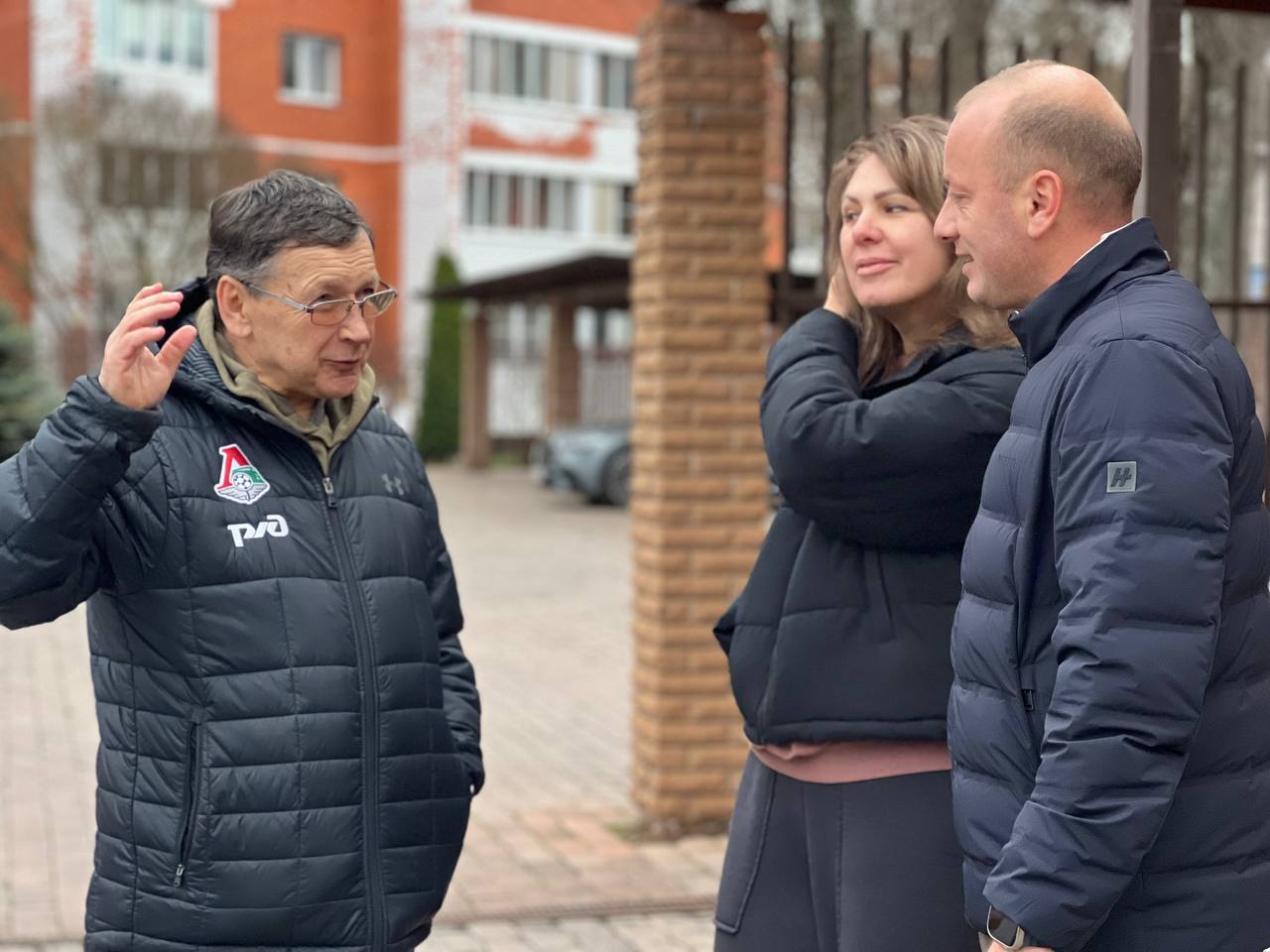 Участнику спецоперации из округа Пушкинский передали автомобиль для нужд СВО Участнику спецоперации из округа Пушкинский передали автомобиль для нужд СВО