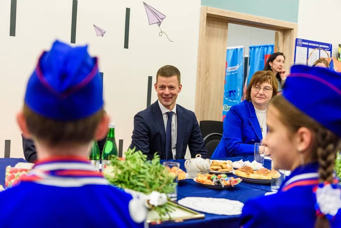 Сергей Юров: Встретился сегодня с нашими звёздами – ребятами отряда ЮИД «Дорожный Дозор» школы № 30, которые стали лучшими в стране