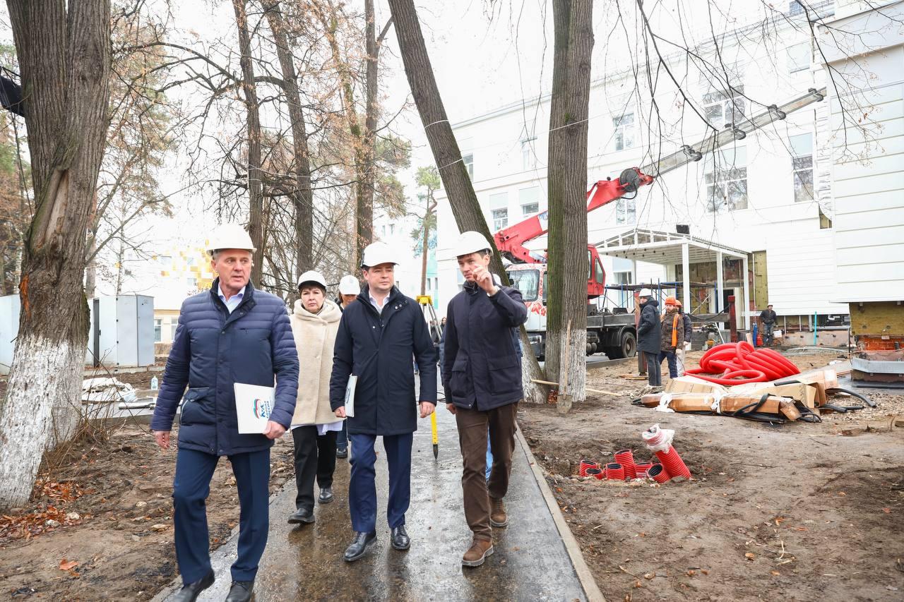 Глава Раменского округа оценил степень готовности терапевтического корпуса больницы