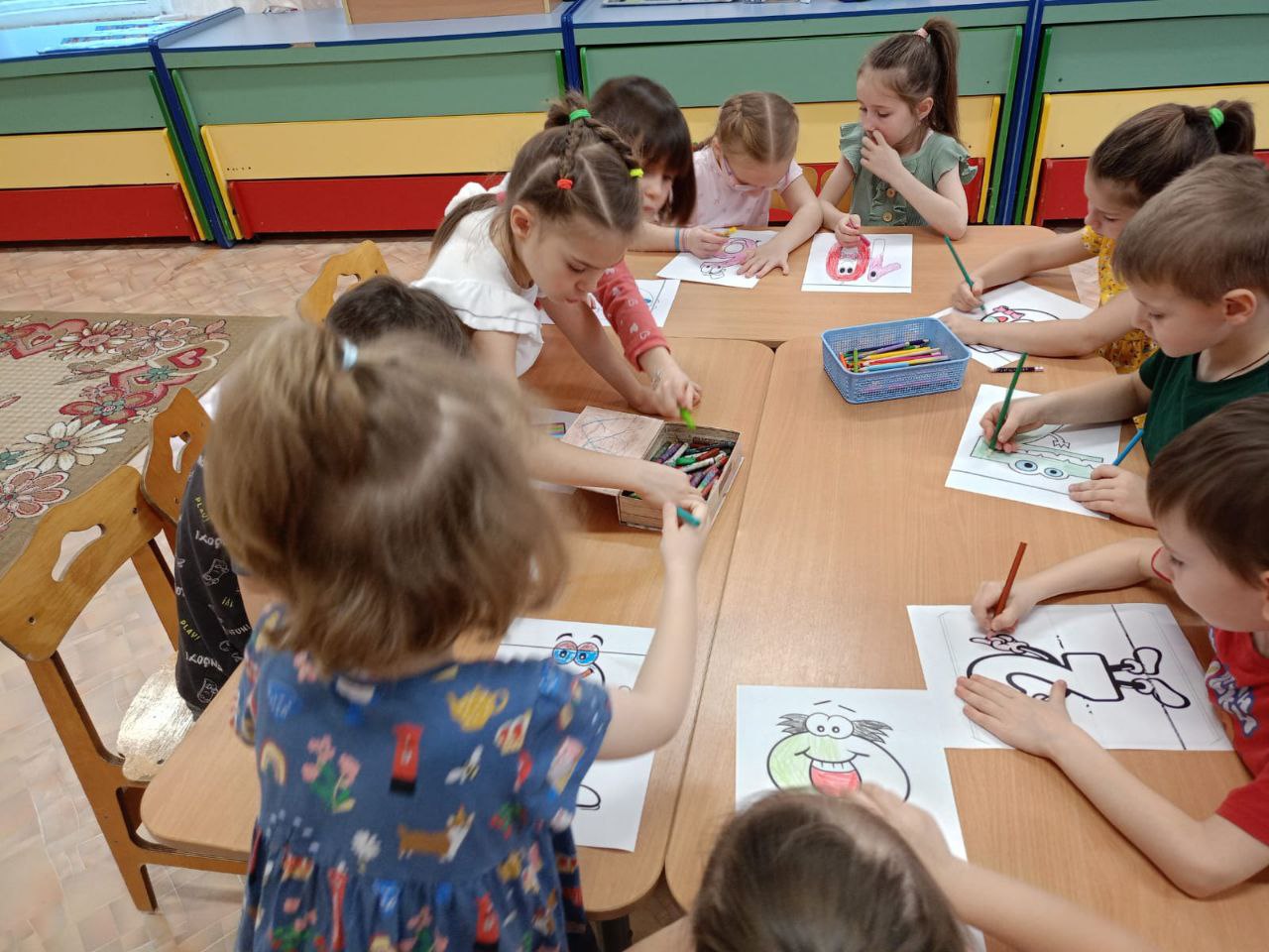 В рамках реализации «Предшкола: стандарт детского сада» на тематической неделе «Увлекательная математика» в МБОУ гимназии №2 (здание 5) м.о. Чехов с детьми подготовительной к школе группы был проведен досуг «Путешествие ... В рамках реализации «Предшкола: стандарт детского сада» на тематической неделе «Увлекательная математика» в МБОУ гимназии №2 (здание 5) м.о. Чехов с детьми подготовительной к школе группы был проведен досуг «Путешествие ...