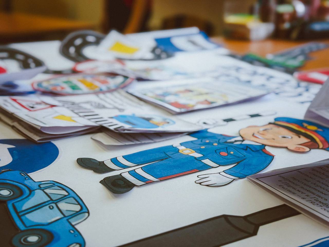 В Луховицах отметили яркий итог первого триместра созданием стенгазеты по ПДД В Луховицах отметили яркий итог первого триместра созданием стенгазеты по ПДД