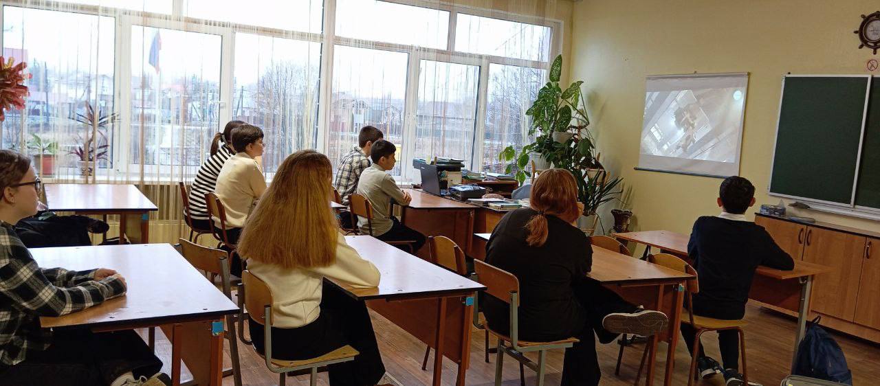 13 ноября в рамках ЕМП, проекта «Билет в будущее» для учащихся 6-11 классов МБОУ Любучанской СОШ м.о. Чехов прошло практико-ориентированное занятие внеурочной деятельности «Россия-мои горизонты» по теме «Россия... 13 ноября в рамках ЕМП, проекта «Билет в будущее» для учащихся 6-11 классов МБОУ Любучанской СОШ м.о. Чехов прошло практико-ориентированное занятие внеурочной деятельности «Россия-мои горизонты» по теме «Россия...