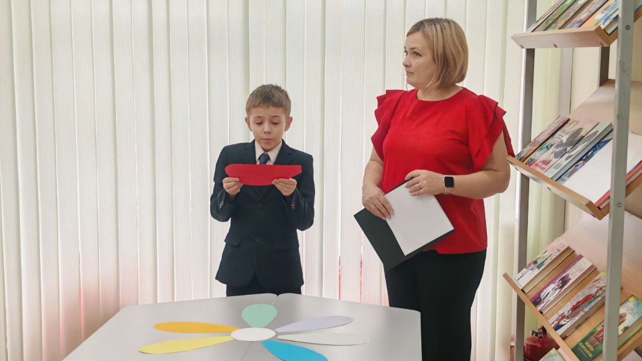 Информ-досье «Интернет: свобода и ответственность» прошло в Шараповской сельской библиотеке 13.11.2025 года Информ-досье «Интернет: свобода и ответственность» прошло в Шараповской сельской библиотеке 13.11.2025 года