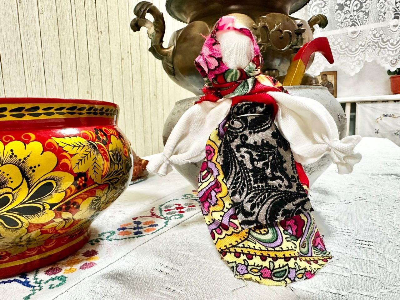 Ученики 1 «Д» класса Ганусовской средней школы из п.Рылеево побывали в музее «Русская изба» Ученики 1 «Д» класса Ганусовской средней школы из п.Рылеево побывали в музее «Русская изба»