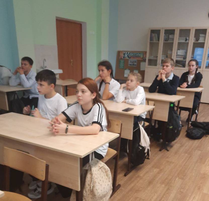 13 ноября в рамках ЕМП, проекта «Билет в будущее» для учащихся 6-11 классов МБОУ Любучанской СОШ м.о. Чехов прошло практико-ориентированное занятие внеурочной деятельности «Россия-мои горизонты» по теме «Россия... 13 ноября в рамках ЕМП, проекта «Билет в будущее» для учащихся 6-11 классов МБОУ Любучанской СОШ м.о. Чехов прошло практико-ориентированное занятие внеурочной деятельности «Россия-мои горизонты» по теме «Россия...