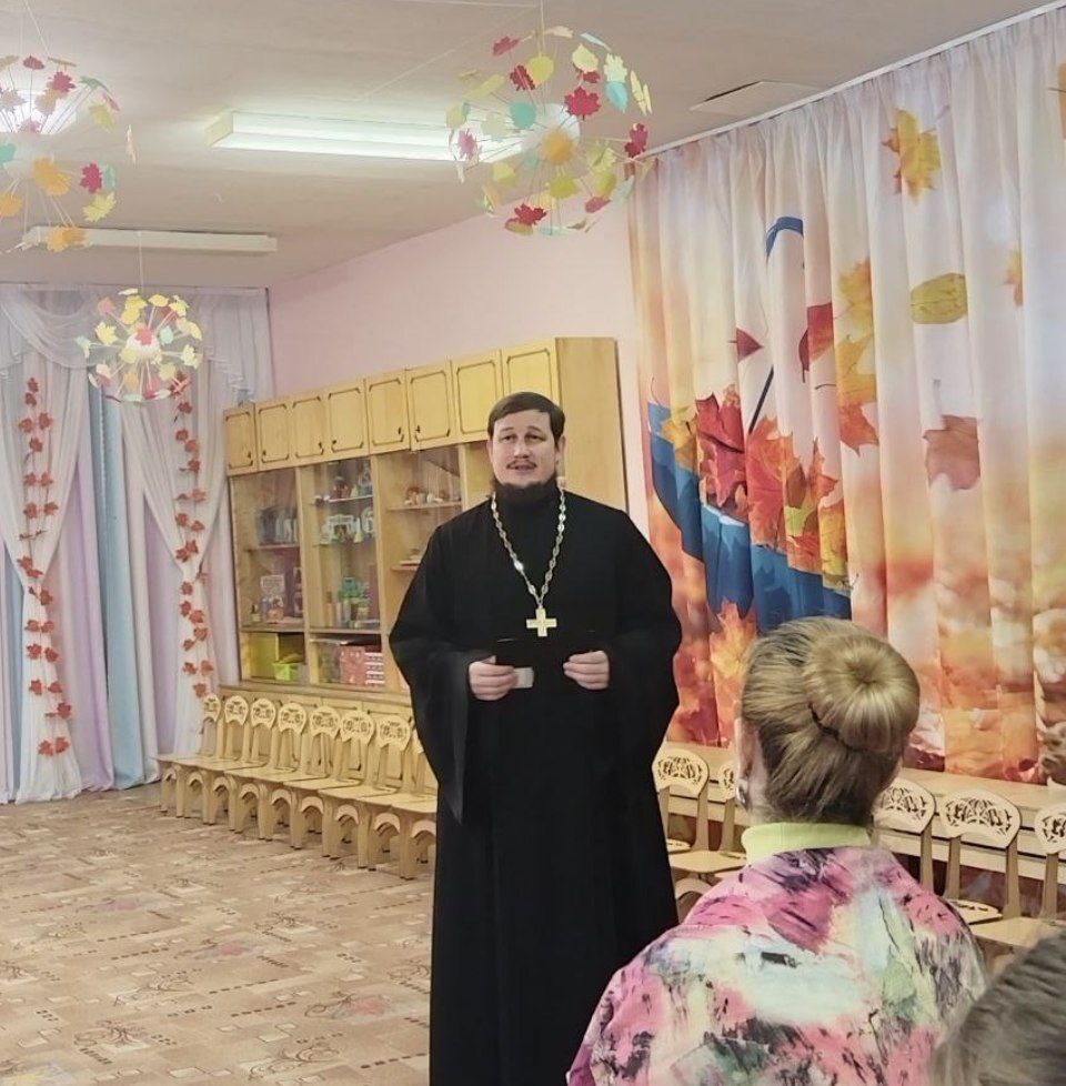 В рамках реализации проекта по духовно - нравственному и гражданско - патриотическому воспитанию "Добрый сад" в дошкольном отделении МБОУ гимназии №7 (Весенняя, 23) состоялась замечательная встреча с настоятелем Храма... В рамках реализации проекта по духовно - нравственному и гражданско - патриотическому воспитанию "Добрый сад" в дошкольном отделении МБОУ гимназии №7 (Весенняя, 23) состоялась замечательная встреча с настоятелем Храма...