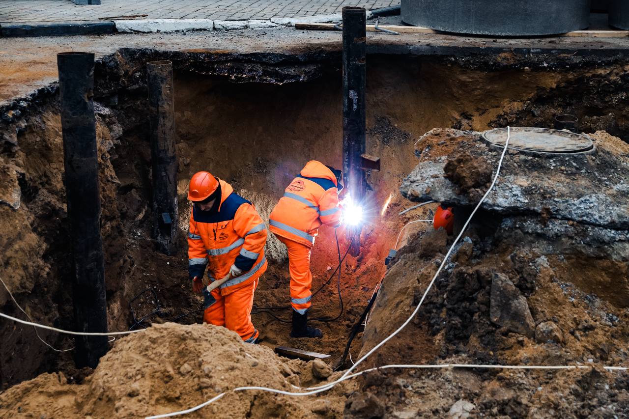 Глава Химок Елена Землякова проверила ход ремонта сетей водоснабжения Глава Химок Елена Землякова проверила ход ремонта сетей водоснабжения