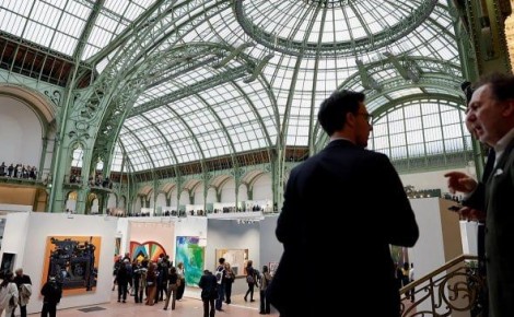 Количество сделок западных галерей и фондов с российскими коллекционерами с 2022 года сократилось на фоне санкций и логистических трудностей, но купля-продажа предметов искусства и роскоши с участием россиян все еще идет...