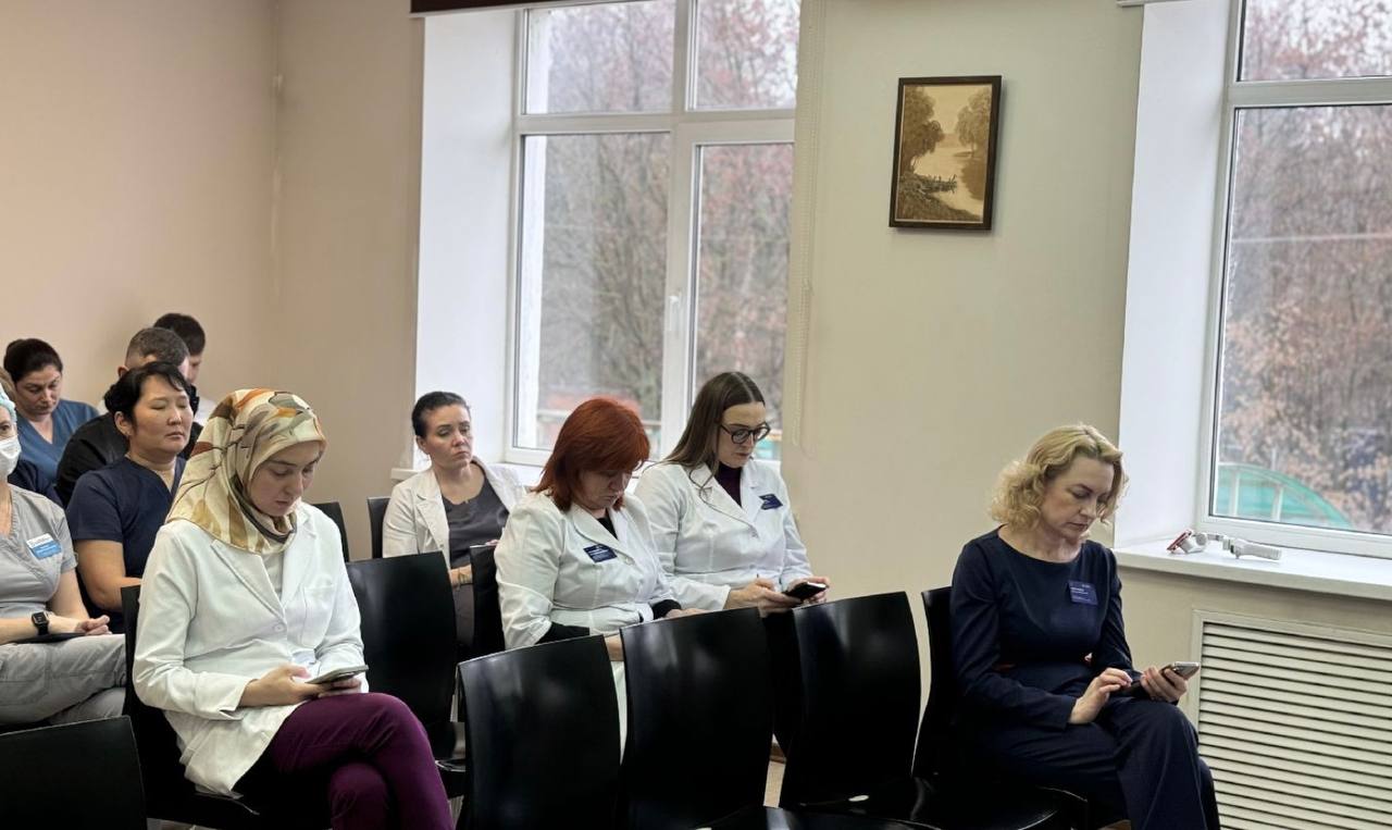 В Видновской клинической больнице состоялась встреча сотрудников с заместителем Видновского городского прокурора Александром Саломаткиным, посвященная актуальной теме мошенничества В Видновской клинической больнице состоялась встреча сотрудников с заместителем Видновского городского прокурора Александром Саломаткиным, посвященная актуальной теме мошенничества