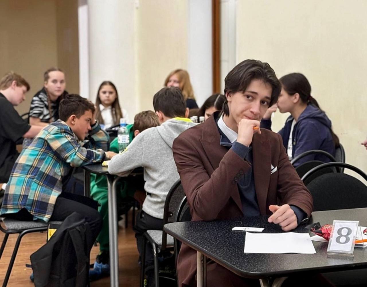 В четверг, 13 ноября, во Дворце культуры «Цементник» прошел второй этап чемпионата по спортивной версии игры «Что? Где? Когда?» В четверг, 13 ноября, во Дворце культуры «Цементник» прошел второй этап чемпионата по спортивной версии игры «Что? Где? Когда?»