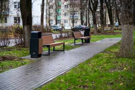 Евгения Хрусталева вместе с жителями Растуново осмотрела обновлённый сквер и обсудила дальнейшие шаги по его благоустройству