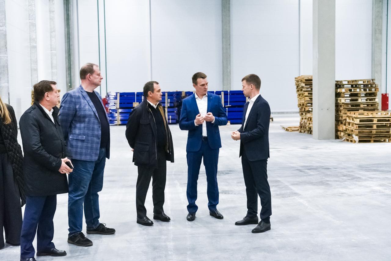 Сегодня вместе с главой Балашихи Сергеем Юровым побывали на строящемся в округе объекте компании «Спортмастер» Сегодня вместе с главой Балашихи Сергеем Юровым побывали на строящемся в округе объекте компании «Спортмастер»