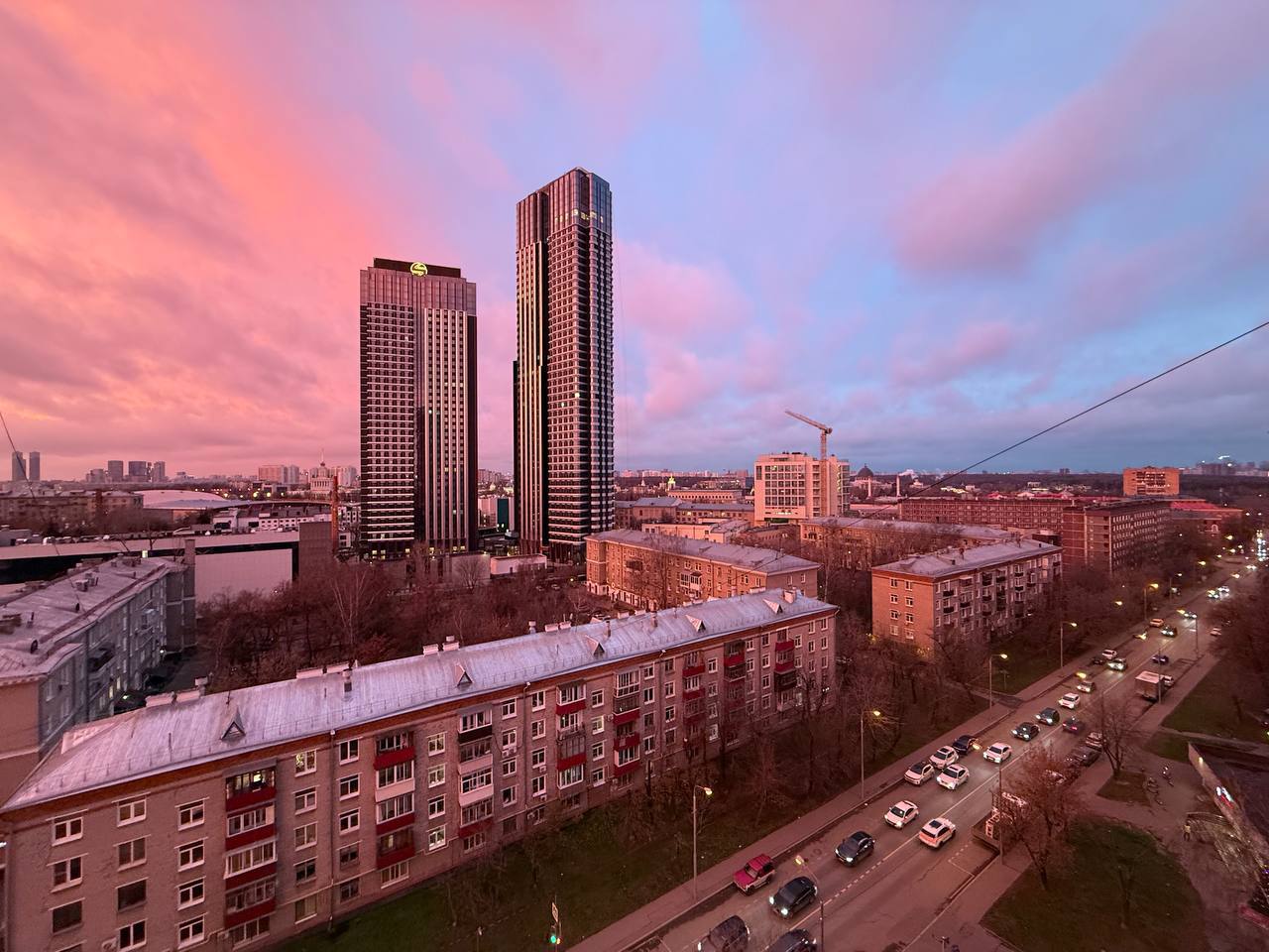 Рассвет необыкновенной красоты увидели москвичи Рассвет необыкновенной красоты увидели москвичи