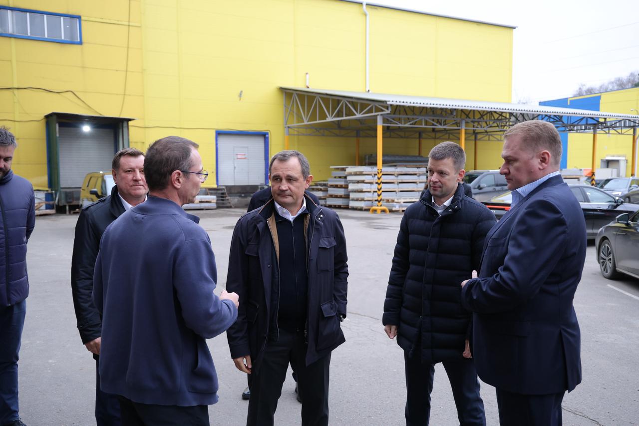 Также в Балашихе с Сергеем Юровым посетили компанию «Гравис», которая на рынке уже 22 года Также в Балашихе с Сергеем Юровым посетили компанию «Гравис», которая на рынке уже 22 года