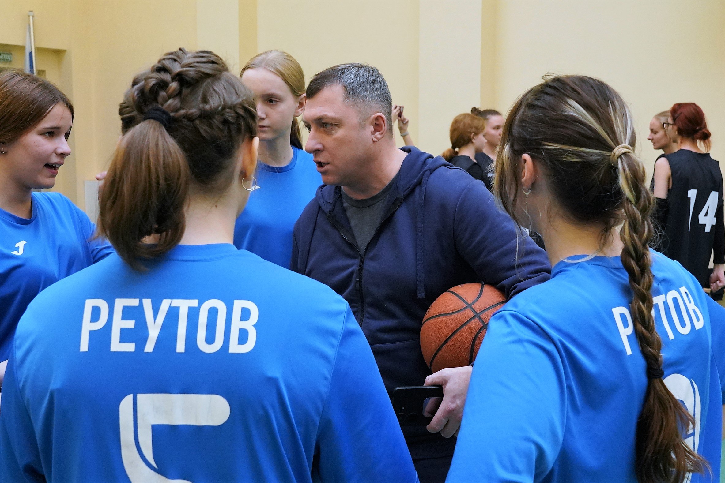 В реутовской Гимназии прошла серия баскетбольных матчей среди девочек В реутовской Гимназии прошла серия баскетбольных матчей среди девочек