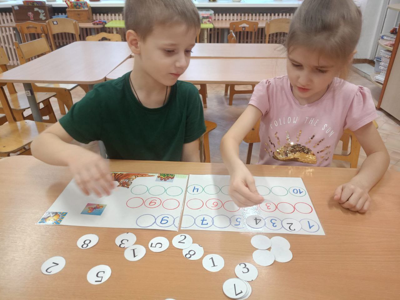 В рамках реализации «Предшкола: стандарт детского сада» на тематической неделе «Увлекательная математика» в МБОУ гимназии №2 (здание 5) м.о. Чехов с детьми подготовительной к школе группы был проведен досуг «Путешествие ... В рамках реализации «Предшкола: стандарт детского сада» на тематической неделе «Увлекательная математика» в МБОУ гимназии №2 (здание 5) м.о. Чехов с детьми подготовительной к школе группы был проведен досуг «Путешествие ...