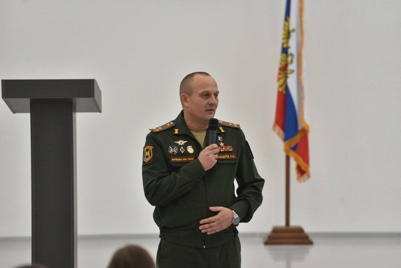 Школьники из Балашихи написали письма участникам СВО