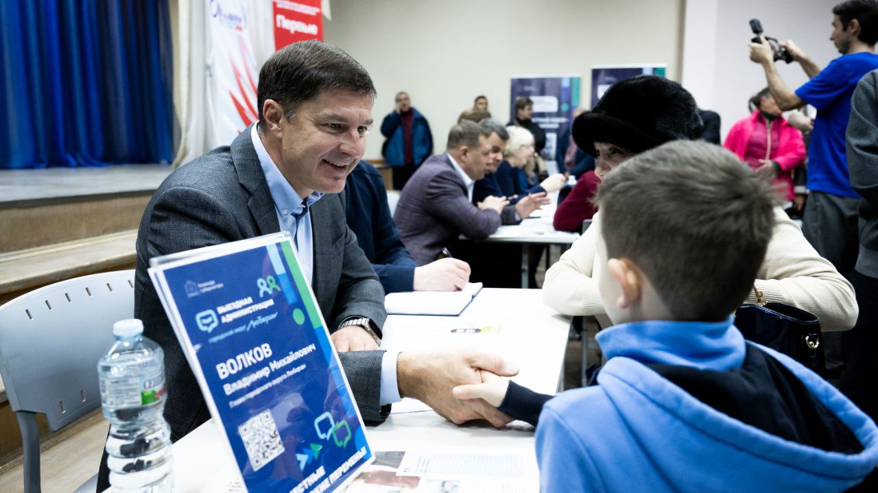 Владимир Волков: Воспитательно-образовательный комплекс в составе школы на 1500 мест и детсада на 200 мест откроется в Октябрьском (ул Владимир Волков: Воспитательно-образовательный комплекс в составе школы на 1500 мест и детсада на 200 мест откроется в Октябрьском (ул