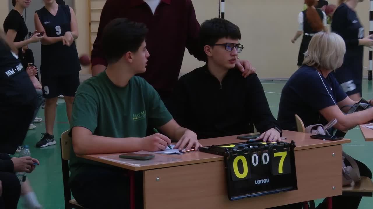 В реутовской Гимназии прошла серия баскетбольных матчей среди девочек