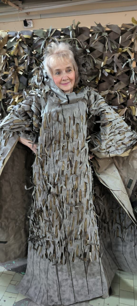 Противодронные плащи, теплые вещи, каски передали на передовую жители Люберец