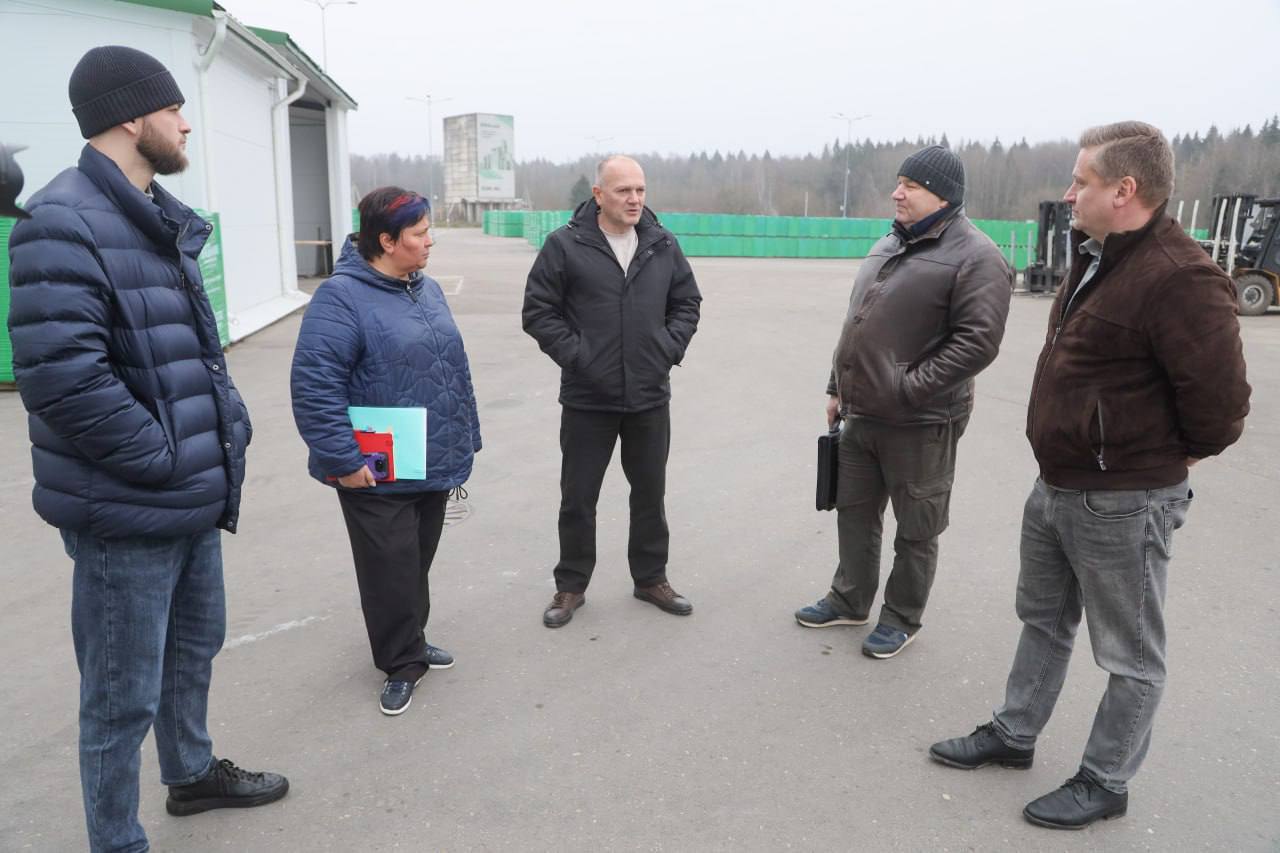 Руководитель Ассоциации ветеранов СВО Александр Волков, представители администрации округа и Центра поддержки участников СВО посетили предприятия, расположенные в селе Сватково в муниципальном индустриальной парке М8 Руководитель Ассоциации ветеранов СВО Александр Волков, представители администрации округа и Центра поддержки участников СВО посетили предприятия, расположенные в селе Сватково в муниципальном индустриальной парке М8