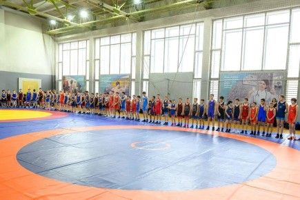 Сквозь поколения: спортивная школа «Космос» чтит память Виктора Чистова на Всероссийском турнире