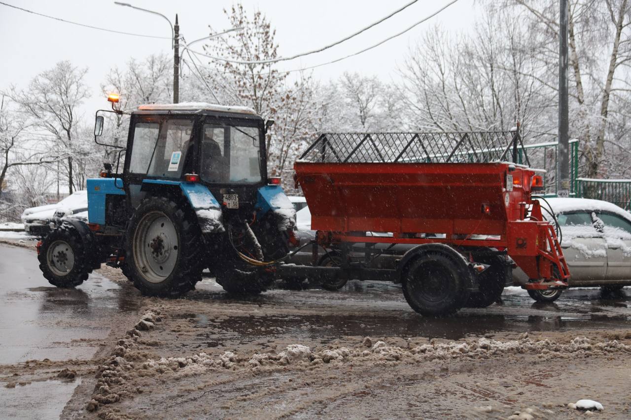 Константин Михальков: Первый снег в Солнечногорске — первая уборка Константин Михальков: Первый снег в Солнечногорске — первая уборка